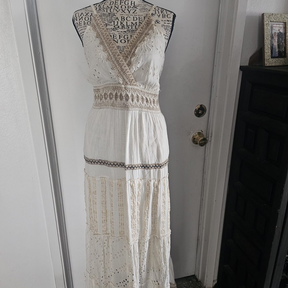 Chic Cream Lace Maxi Dress